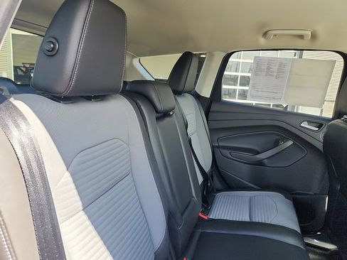 Certified 2017 Ford Escape SE w/ Equipment Group 201A AWD/4WD image 29