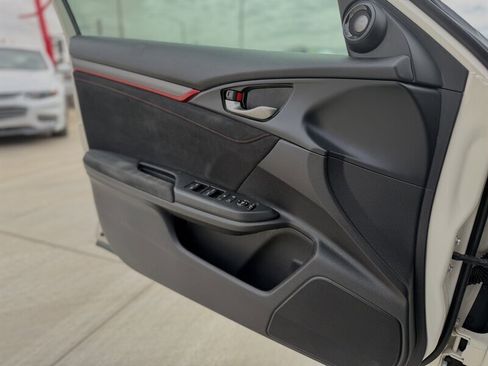 Used 2018 Honda Civic Type R image 13