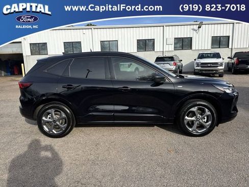 Certified 2023 Ford Escape ST-Line w/ Tech Pack #1 image 9