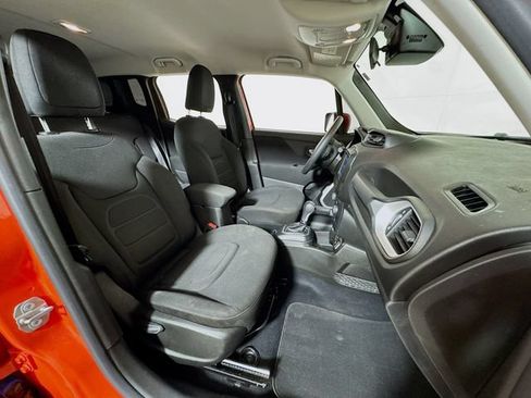 Used 2021 Jeep Renegade Latitude FWD image 25
