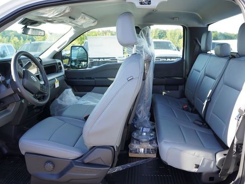 New 2026 Ford F250 XL w/ XL Chrome Package image 11