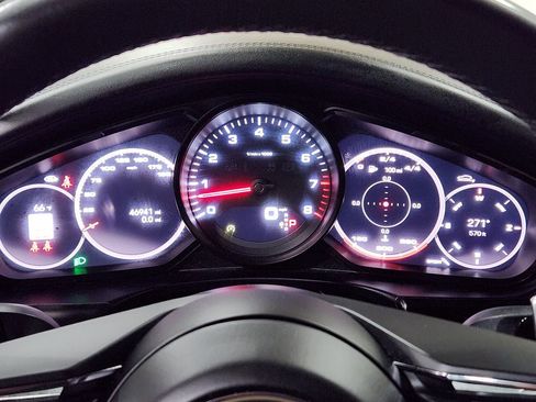 Used 2023 Porsche Panamera image 34