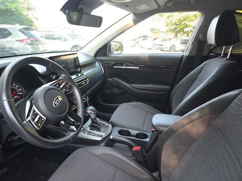 Used 2021 Kia Seltos S FWD image 13