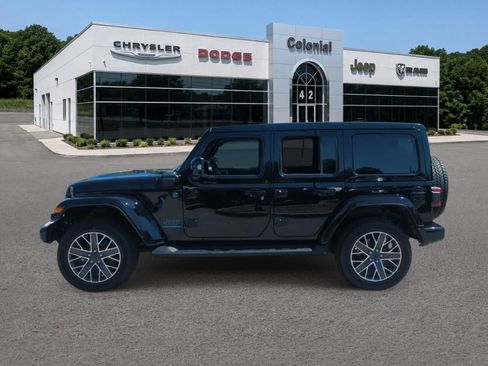 Used 2024 Jeep Wrangler High Altitude AWD/4WD image 3