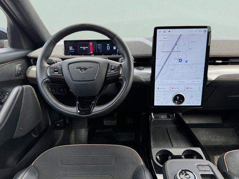 Certified 2022 Ford Mustang Mach-E GT image 18