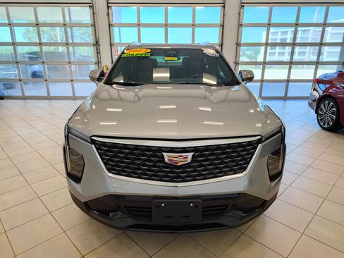 Used 2024 Cadillac XT4 Premium Luxury FWD image 7