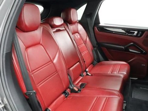 Used 2023 Porsche Cayenne AWD/4WD image 38