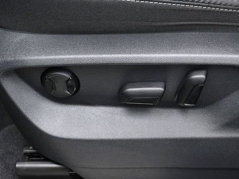 Used 2023 Volkswagen Atlas Cross Sport SE AWD/4WD image 10