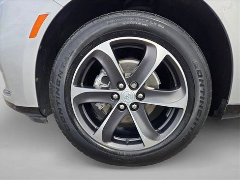 Used 2022 Buick Enclave Essence w/ Sport Touring Edition image 25