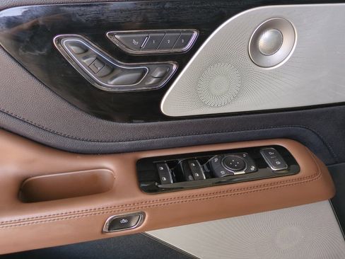 Used 2020 Lincoln Aviator Reserve w/ Equipment Group 202A AWD/4WD image 10