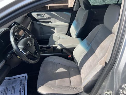 Used 2017 Toyota Camry XSE w/ Moonroof Package FWD image 11