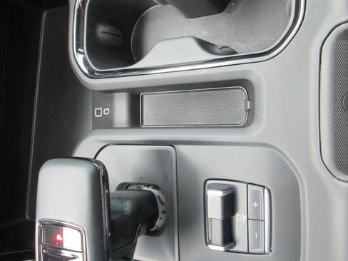 Certified 2023 GMC Sierra 1500 AT4 w/ AT4 Premium Package image 35