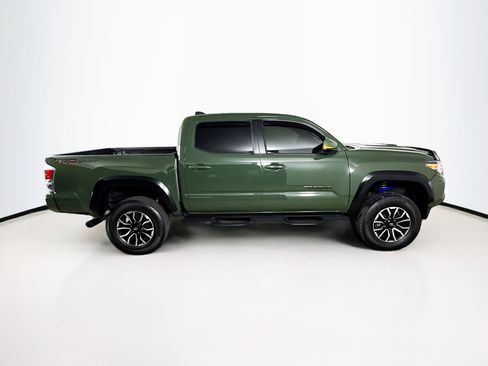 Used 2022 Toyota Tacoma TRD Sport image 2