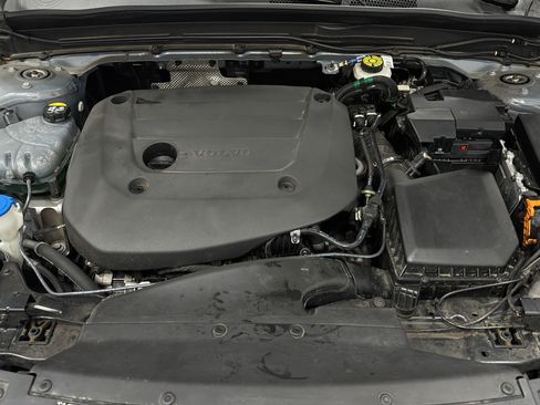 Used 2023 Volvo XC40 B5 Plus AWD/4WD image 28