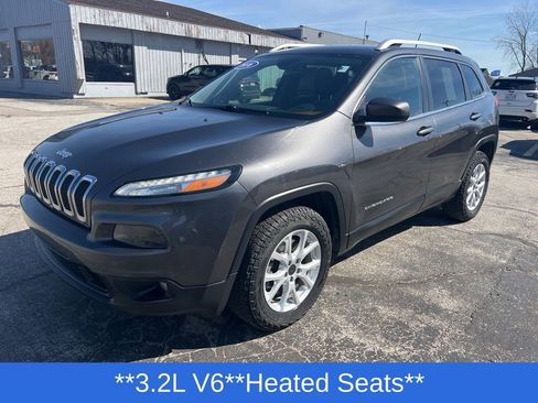 Used 2016 Jeep Cherokee Latitude w/ Cold Weather Group AWD/4WD image 9