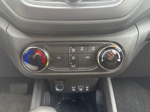 Used 2022 Chevrolet TrailBlazer LS image 18