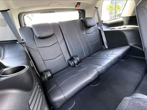 Used 2019 Cadillac Escalade Premium Luxury RWD image 32