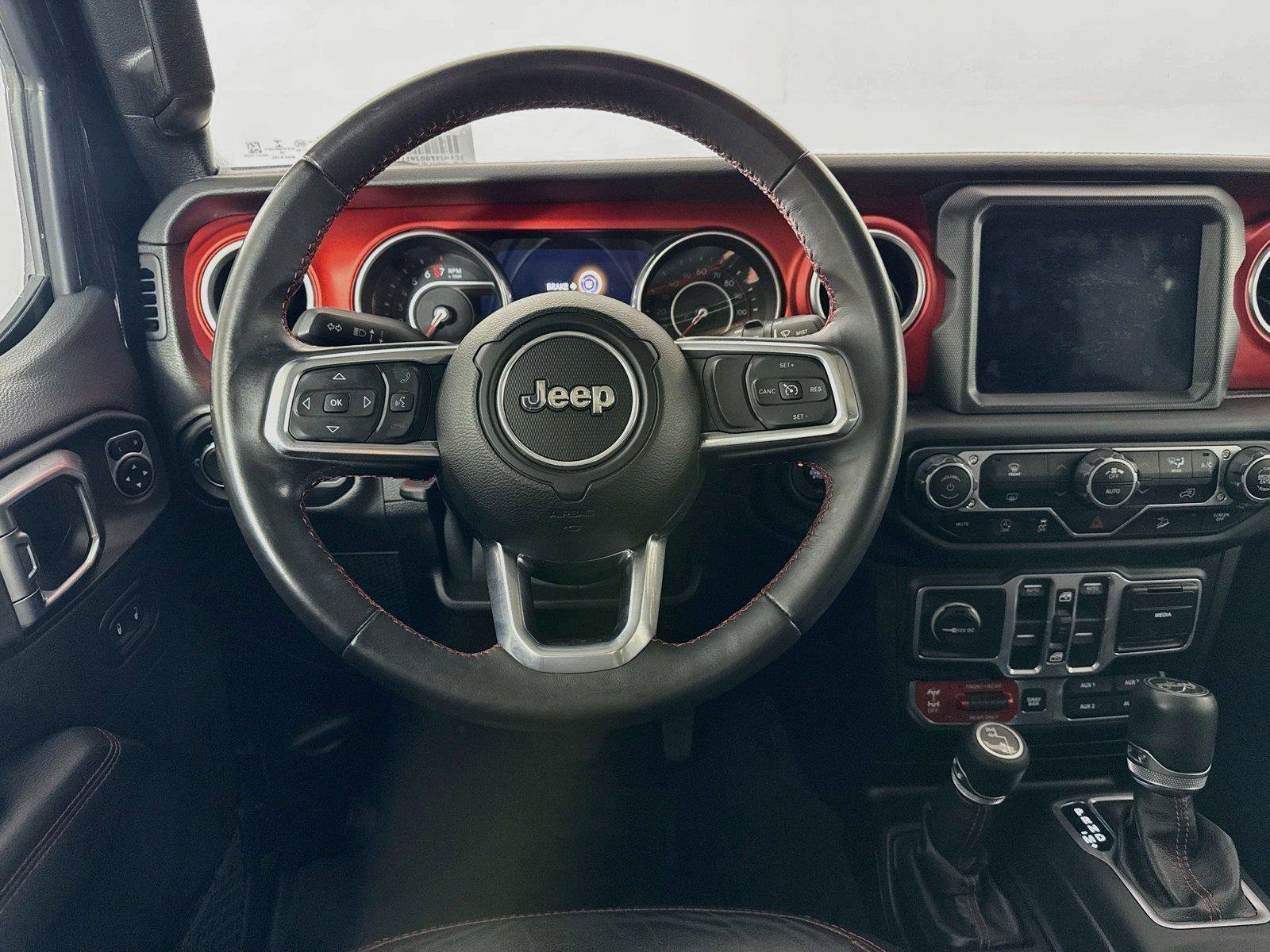 Used 2018 Jeep Wrangler Unlimited Rubicon w/ Dual Top Group AWD/4WD image 28