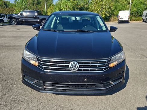 Used 2019 Volkswagen Passat 2.0T Wolfsburg w/ Wheels & Sunroof Package FWD image 2