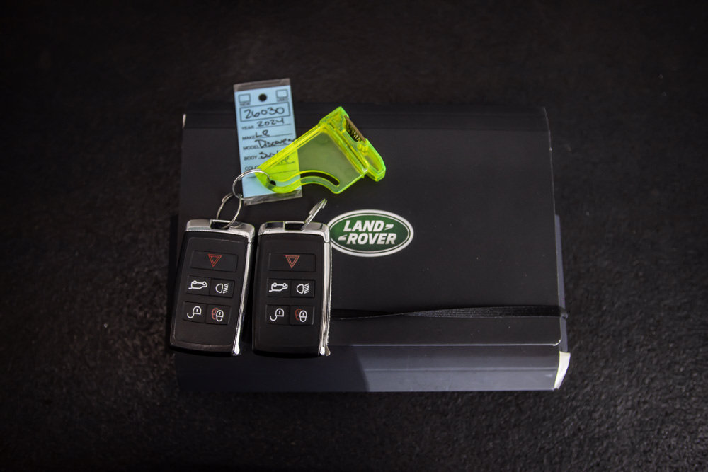 Used 2024 Land Rover Discovery Metropolitan Edition AWD/4WD image 50