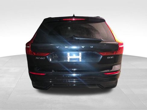 Used 2025 Volvo XC60 B5 Plus image 6