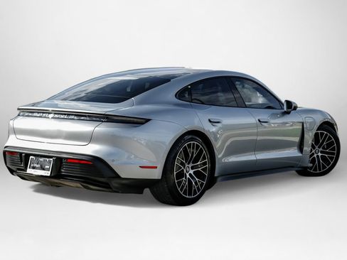 Used 2022 Porsche Taycan RWD image 6