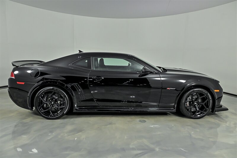 Used 2015 Chevrolet Camaro Z/28 RWD image 11