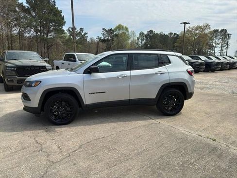 New 2026 Jeep Compass Latitude AWD/4WD image 25