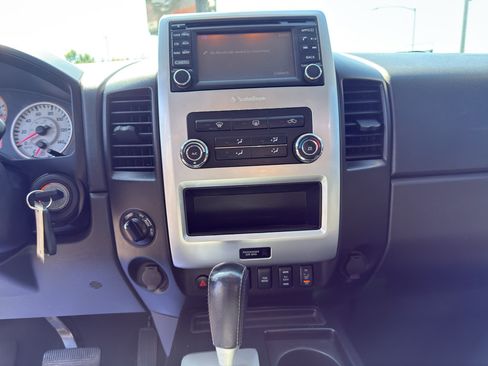 Used 2015 Nissan Titan PRO-4X w/ Pro-4x Luxury Package AWD/4WD image 20