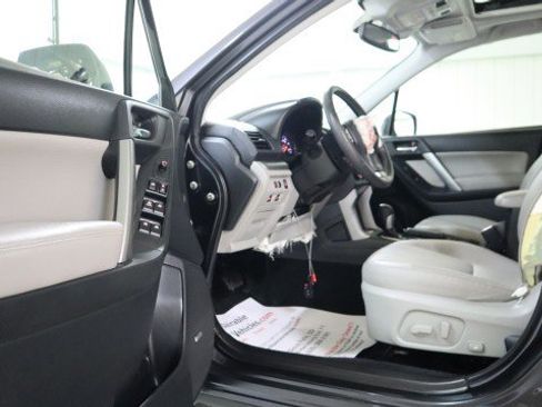 Used 2015 Subaru Forester 2.5i Touring w/ Eyesight & Navigation System image 9