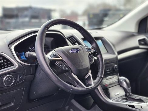 Used 2016 Ford Edge SEL w/ Equipment Group 201A image 19