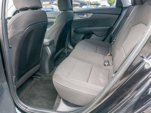 Used 2020 Kia Forte LXS FWD image 17
