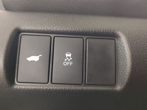 Used 2025 Honda Pilot EX-L image 17