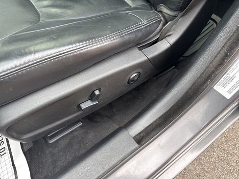 Used 2015 Chrysler 300 Limited image 12