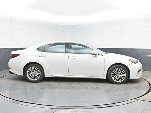 Used 2016 Lexus ES 350 w/ Premium Package w/Wood Trim FWD image 11