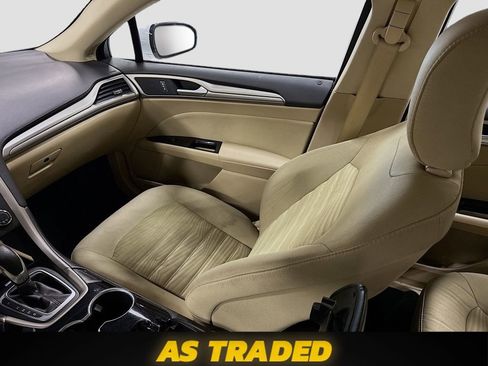 Used 2016 Ford Fusion SE FWD image 21