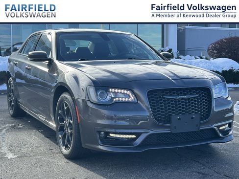 Used 2023 Chrysler 300 Touring L w/ Popular Equipment Group image 1