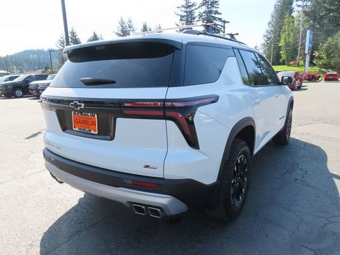 Used 2025 Chevrolet Traverse Z71 w/ Enhanced Driving Package AWD/4WD image 8