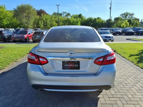 Used 2016 Nissan Altima 2.5 SR FWD image 6