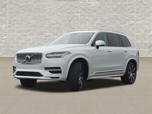 Used 2023 Volvo XC90 T8 Plus AWD/4WD image 3