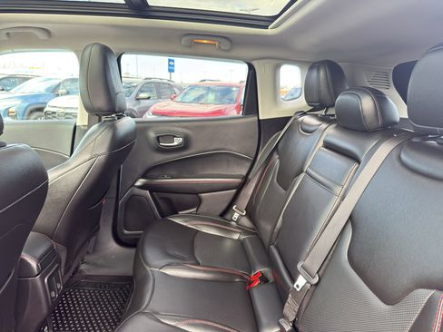 Used 2019 Jeep Compass Trailhawk w/ Leather Interior Group AWD/4WD image 33