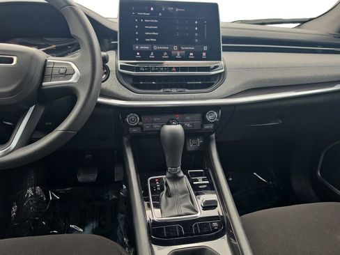 Used 2023 Jeep Compass Sport image 11