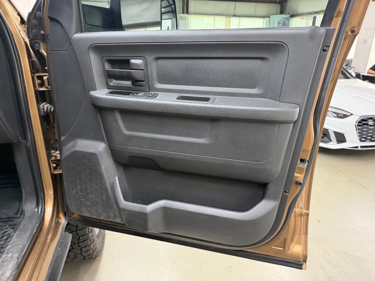 Used 2012 RAM 2500 ST w/ Chrome Appearance Group AWD/4WD image 16