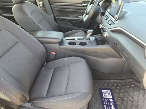 Used 2020 Nissan Altima 2.5 S FWD image 14