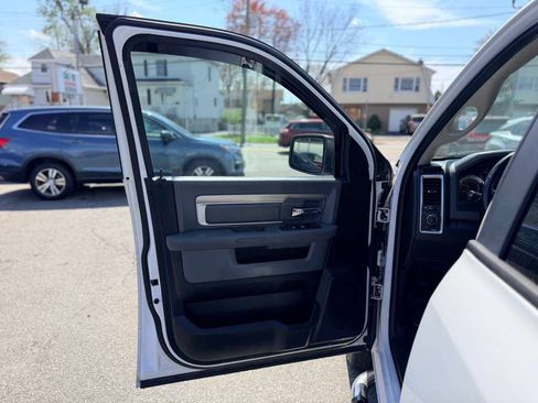 Used 2018 RAM 1500 Big Horn AWD/4WD image 10