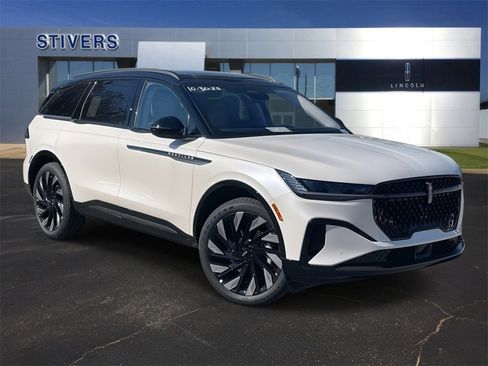 New 2026 Lincoln Nautilus Reserve image 1