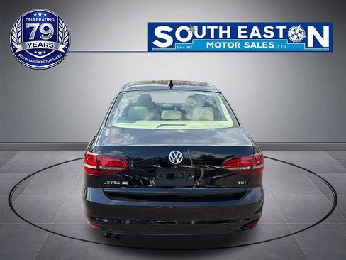 Used 2018 Volkswagen Jetta SE FWD image 4