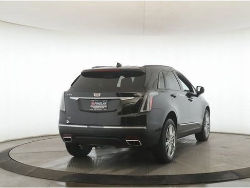 Used 2025 Cadillac XT5 Sportv image 7