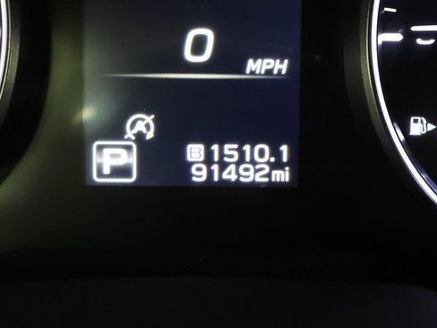 Used 2023 Subaru Outback Premium image 13