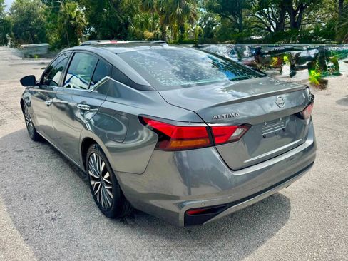Used 2023 Nissan Altima 2.5 SV FWD image 6